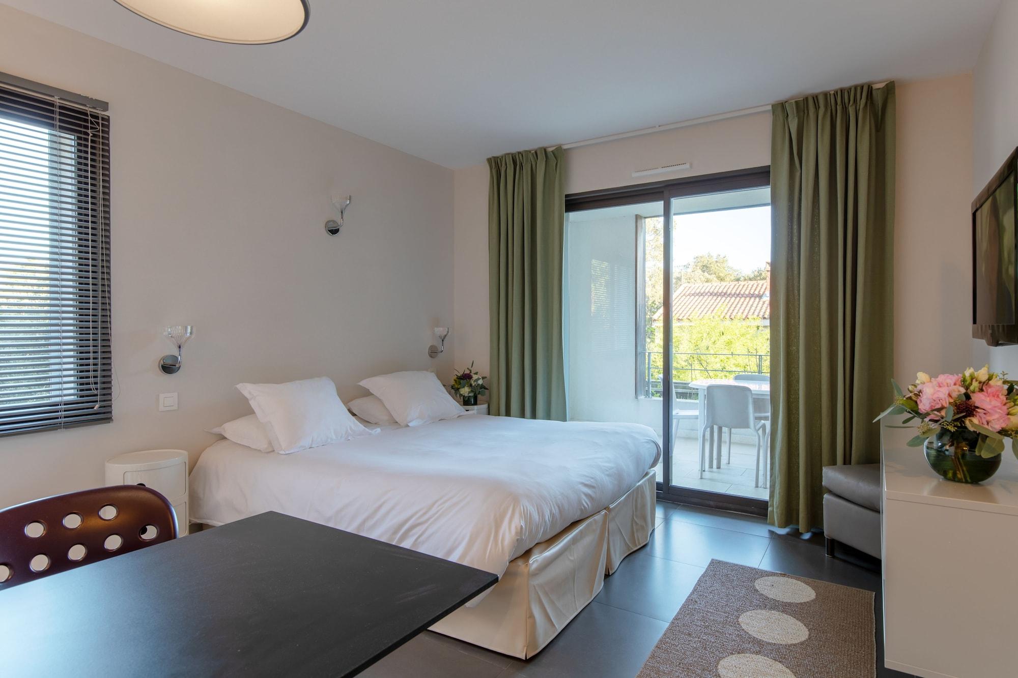 Residence Hoteliere Alcyon Порто-Веккьо Экстерьер фото